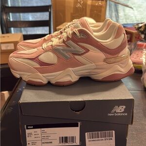 Brand new 9060 New Balance Pink/Purple Kids size 6.5y/8 women